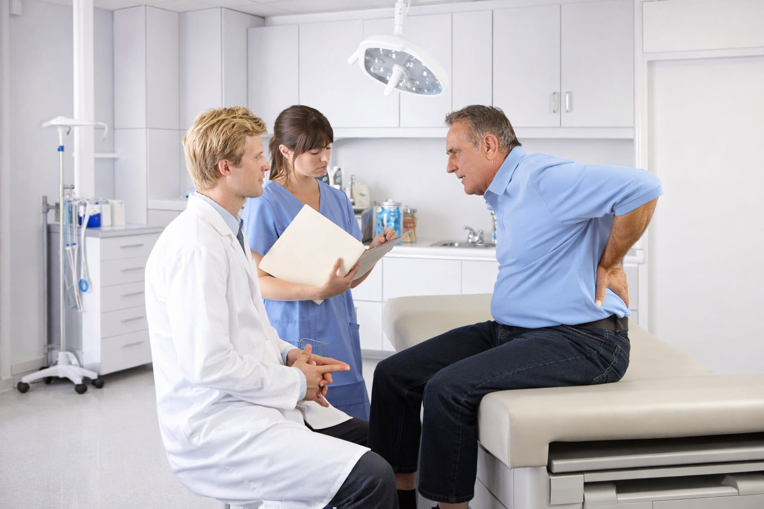 rueckenschmerzen-organische-ursachen-nieren-tumore-aneurysma-diagnostik-behandlung