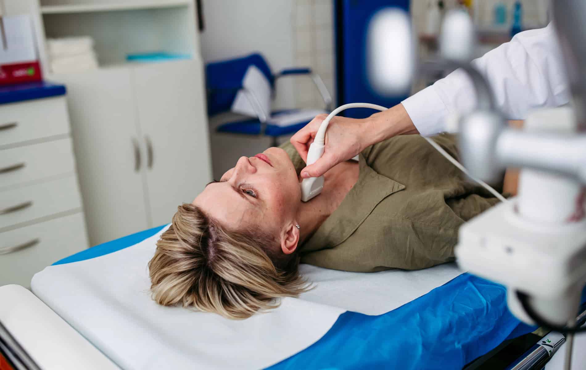 schilddruesenknoten-entstehung-symptome-diagnostik-ultraschall-szintigraphie-behandlung