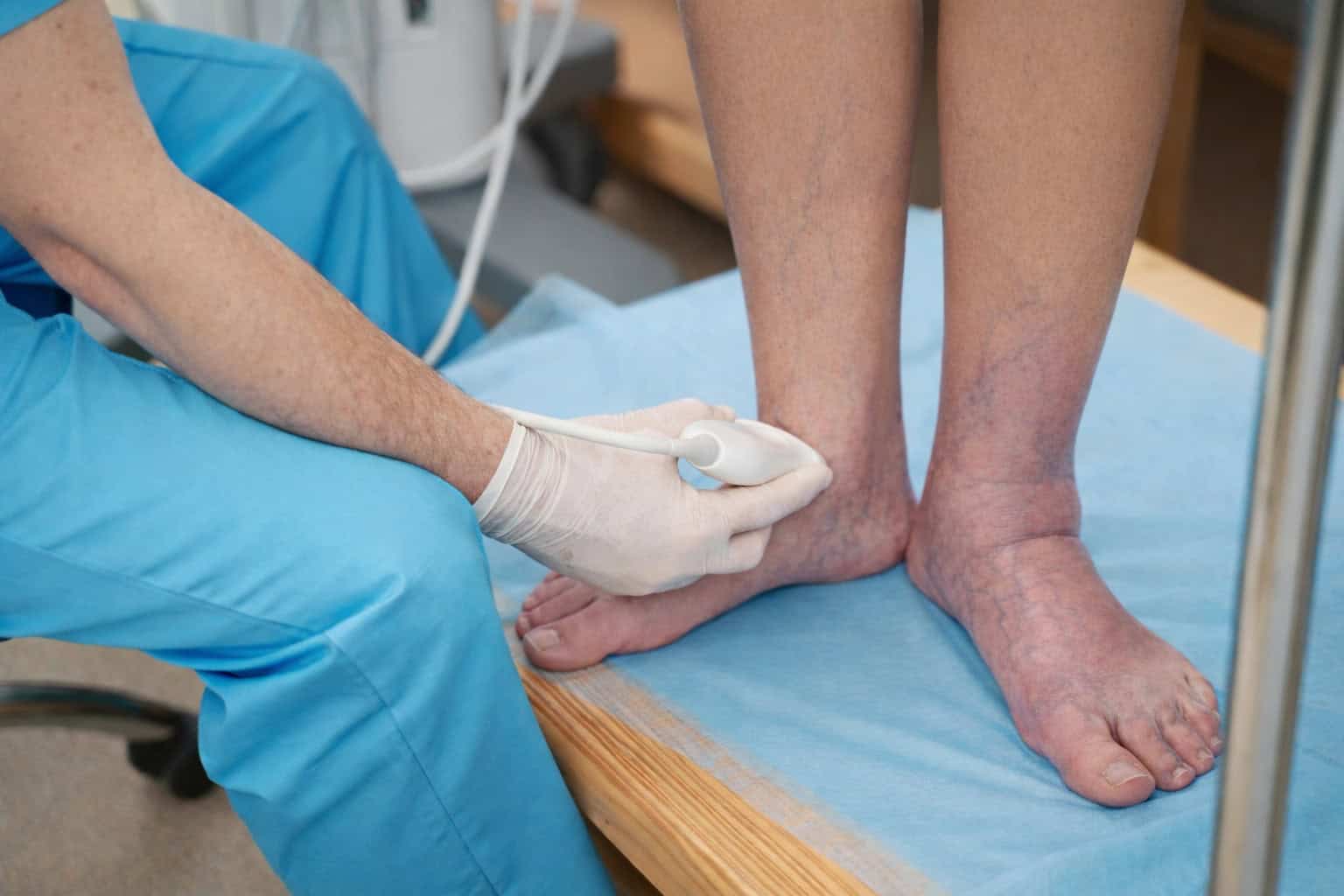 periphere-arterielle-verschlusskrankheit-pavk-schaufensterkrankheit-ursachen-symptome-diagnostik-therapie